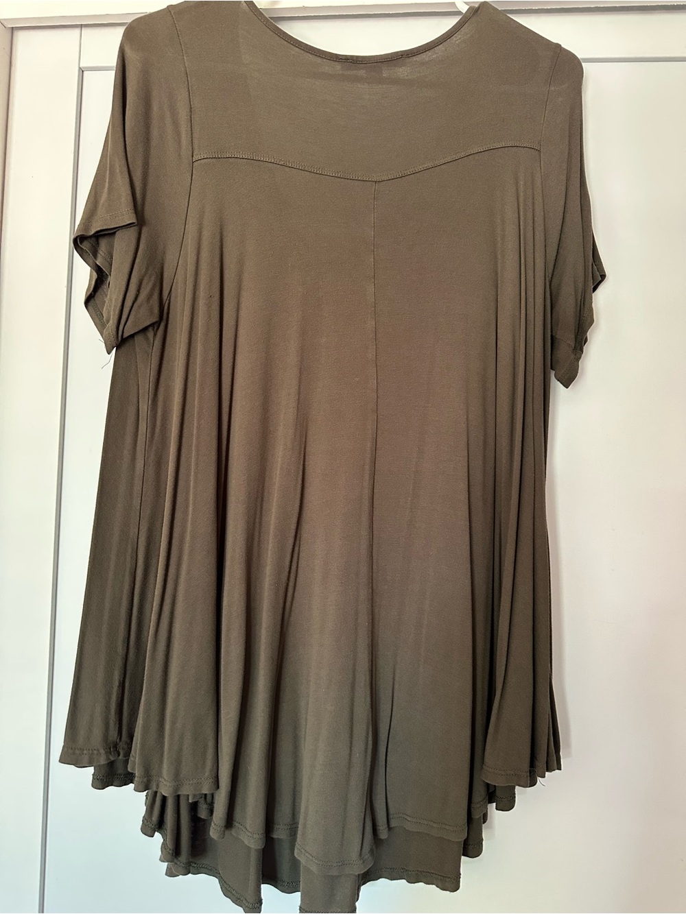 Green Envelope Olive V-Neck Swing Tunic - Picture 2 of 3